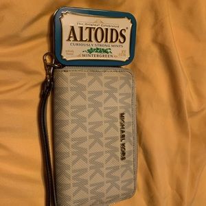 Michael Kors wristlet